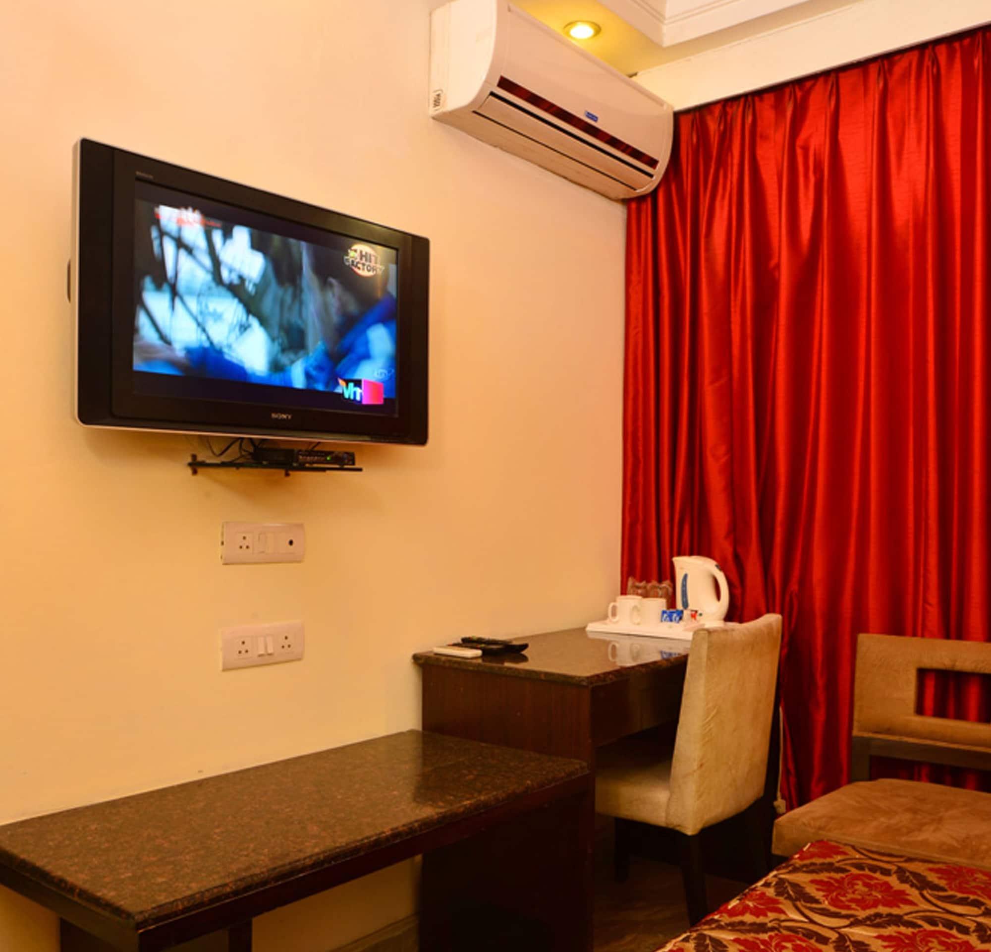 Hotel Shanti Palace West Patel Nagar New Delhi Exterior photo