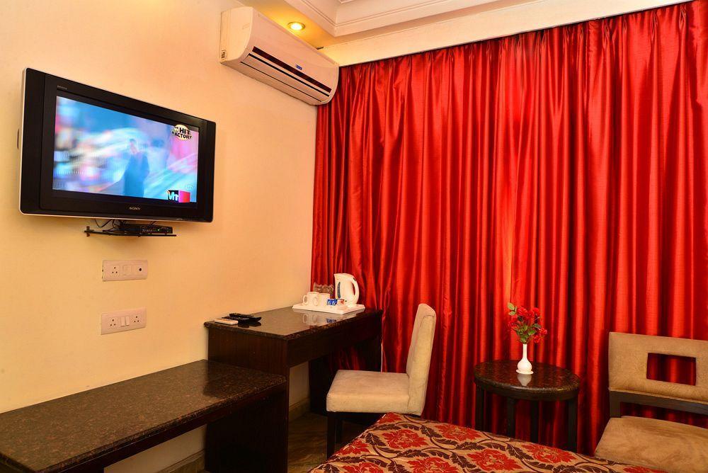Hotel Shanti Palace West Patel Nagar New Delhi Exterior photo